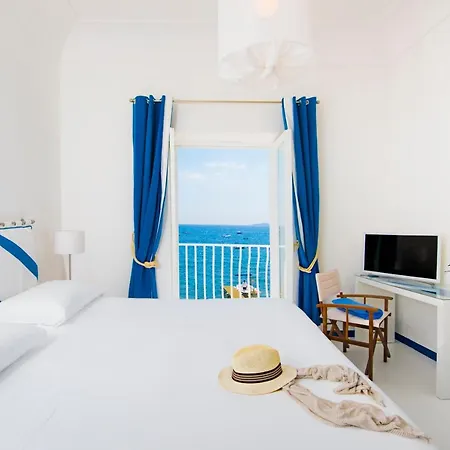 Laurito Cucina & ホテル ポジターノ